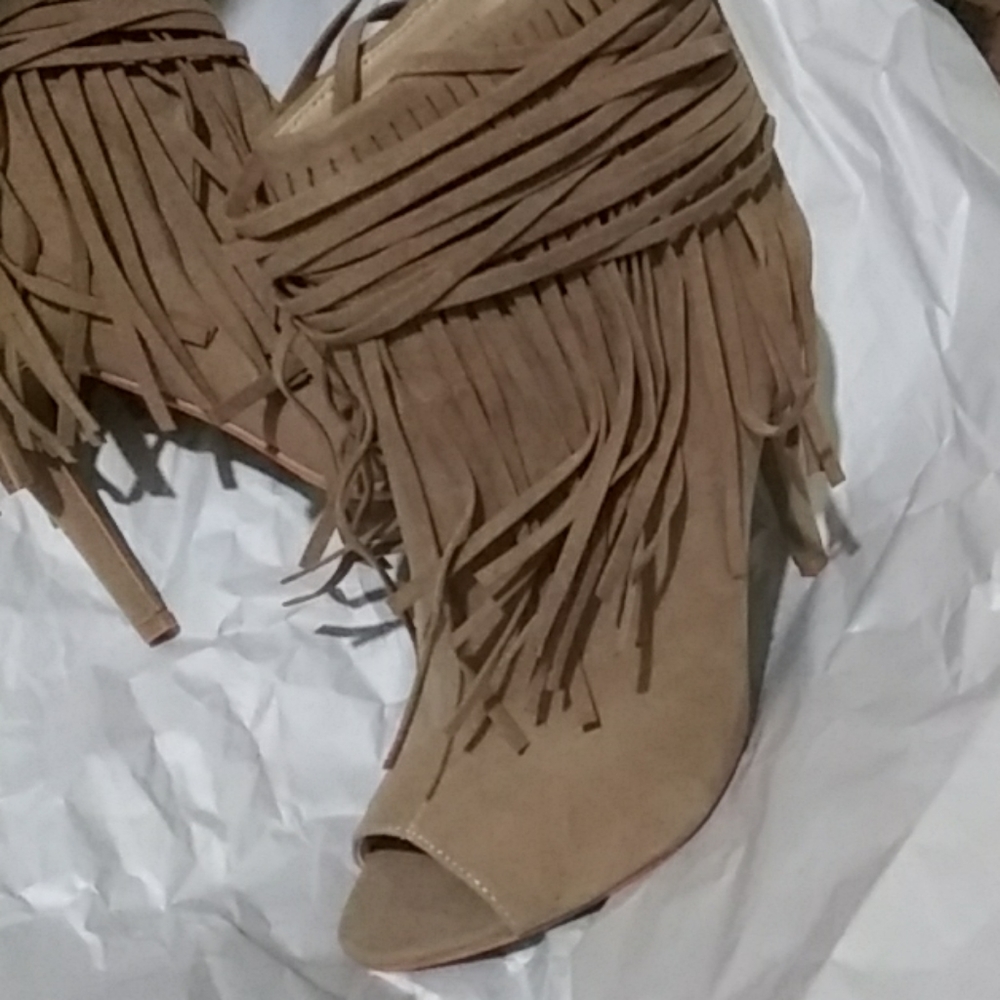 Shoes - Picture 3 of 3